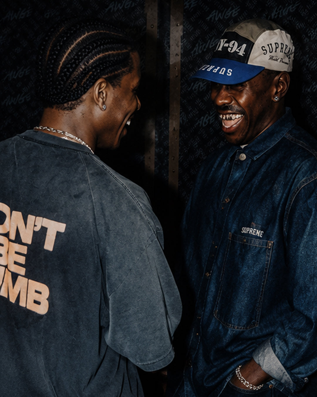 「DON'T BE DUMB」Tシャツ